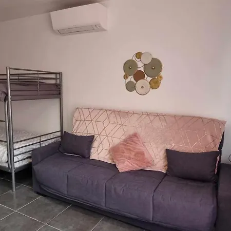 D'hotes Le Cocon De Lily Bed and Breakfast