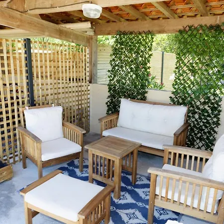 D'hotes Le Cocon De Lily Panzió 3*