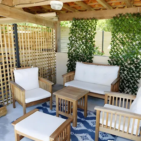 D'hotes Le Cocon De Lily Bed & Breakfast 3*